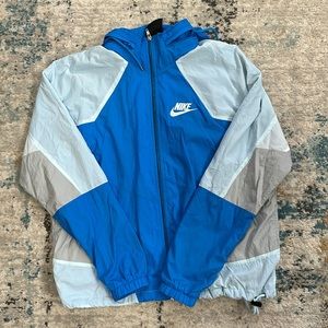 NWOT Men’s Nike Retro Windbreaker Size M